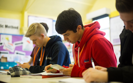 ALEVEL数学力学有哪些实用答题技巧 强调公式运算很关键内容图片_1