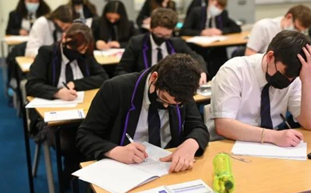 ALEVEL物理考试追击类题目怎么答 有解题技巧才能应对复杂运动情形内容图片_1