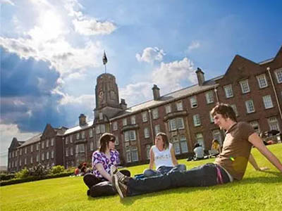 美国本科大学择校指南了 这些相爱相杀的大学互怼场面你见过多少