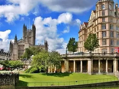 ​英国大学本科学费贵吗？这几所堪称英国高学费的院校申请条件也不低哦内容图片_2