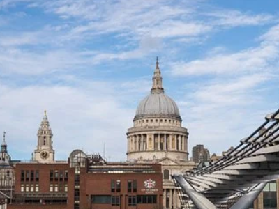2022英国本科申请数据来了  受青睐的专业top3分别是医学、商科和社科