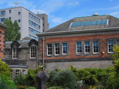 英国邓迪大学怎么样呢？它也在教育部承认的国外大学名单之中哦内容图片_1