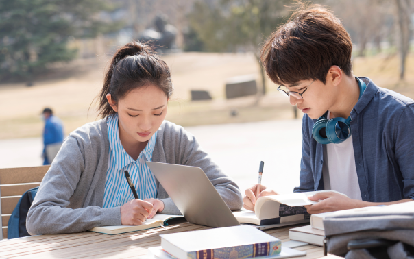 英国邓迪大学生化专业学费一年多少?本科阶段近19万人民币内容图片_1
