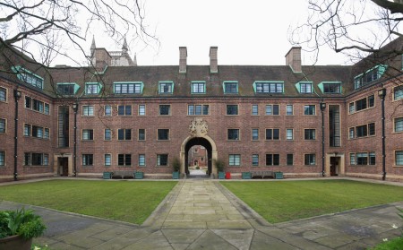 英国大学综合排名哪些学校名列前茅?牛剑/帝国理工/爱大都跻身高位内容图片_1