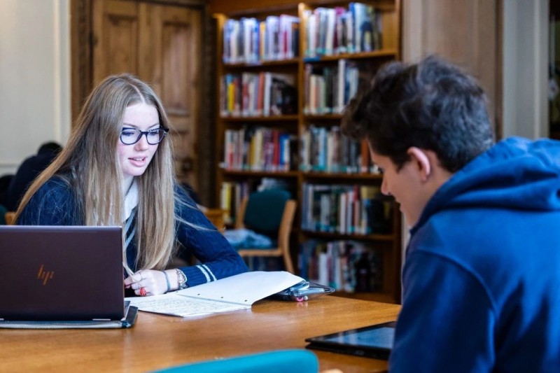 英国私校申请13+入学需要哪些准备?材料和标化成绩两手抓!内容图片_2
