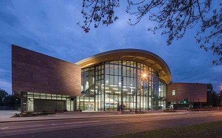 华威大学经济专业申请要求高吗?至少要A*A*A内容图片_1