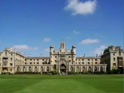 想申请华威大学?不妨试试新专业!