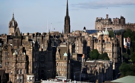 英国大学物理专业好申请吗?带你揭开申请奥秘!内容图片_1